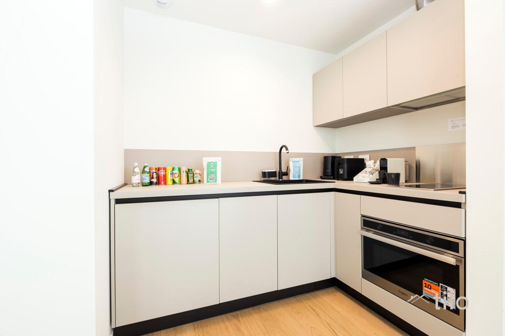 Waterfront Luxury Studio, Free Parking, Ac, Netflix & Wifi By Tilo Lux Apartment